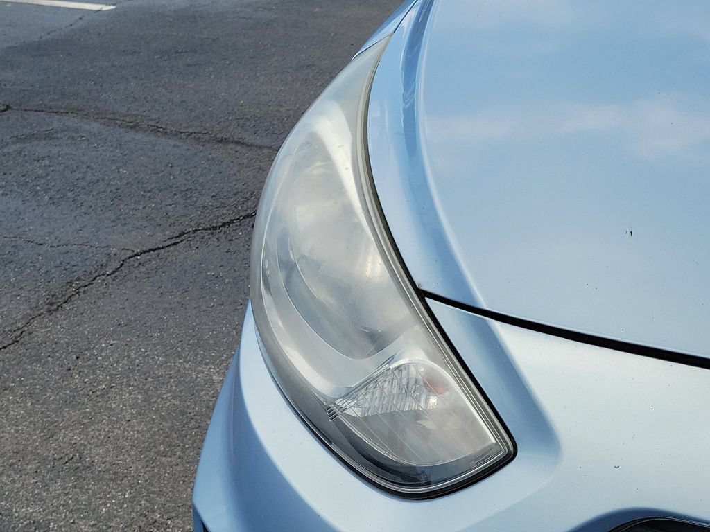 Used 2013 Hyundai Accent GS FWD image 29
