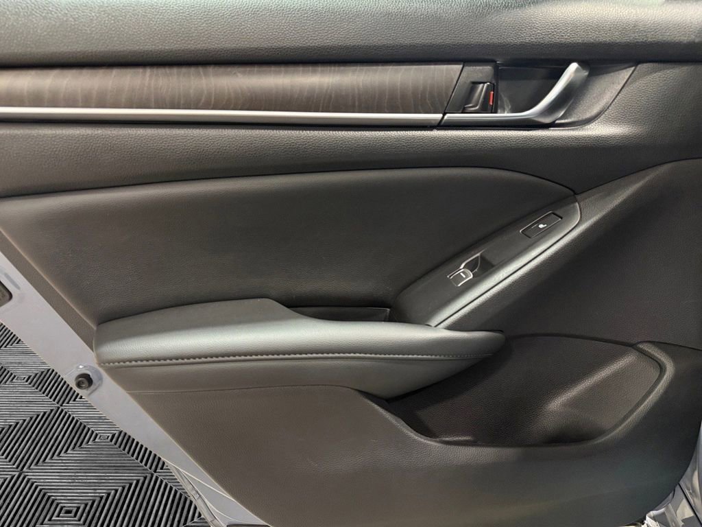 Used 2022 Honda Accord Touring image 19