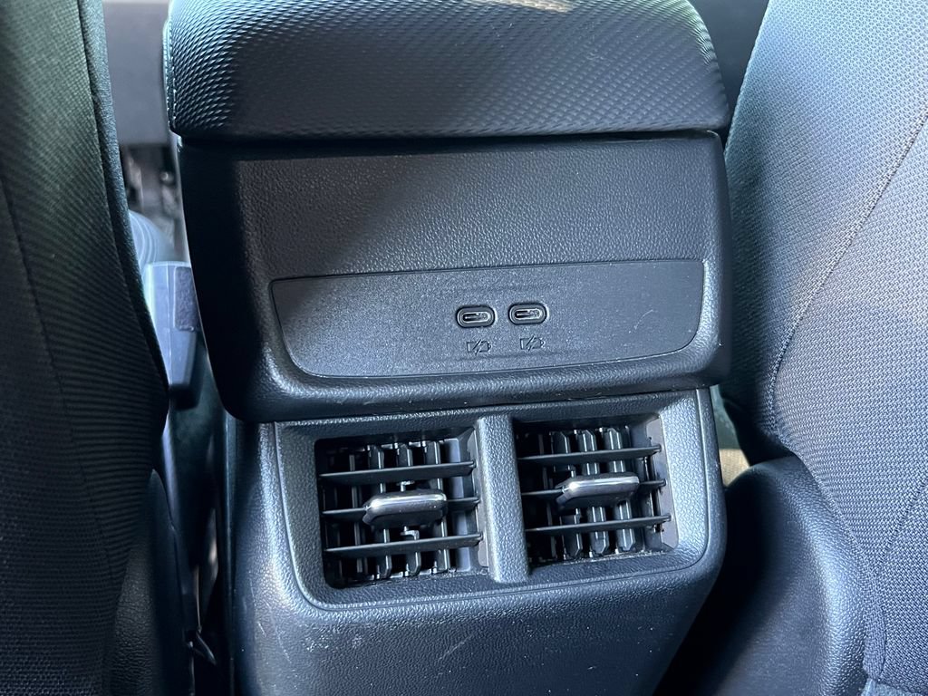 Used 2026 Chevrolet Equinox LT AWD/4WD image 12