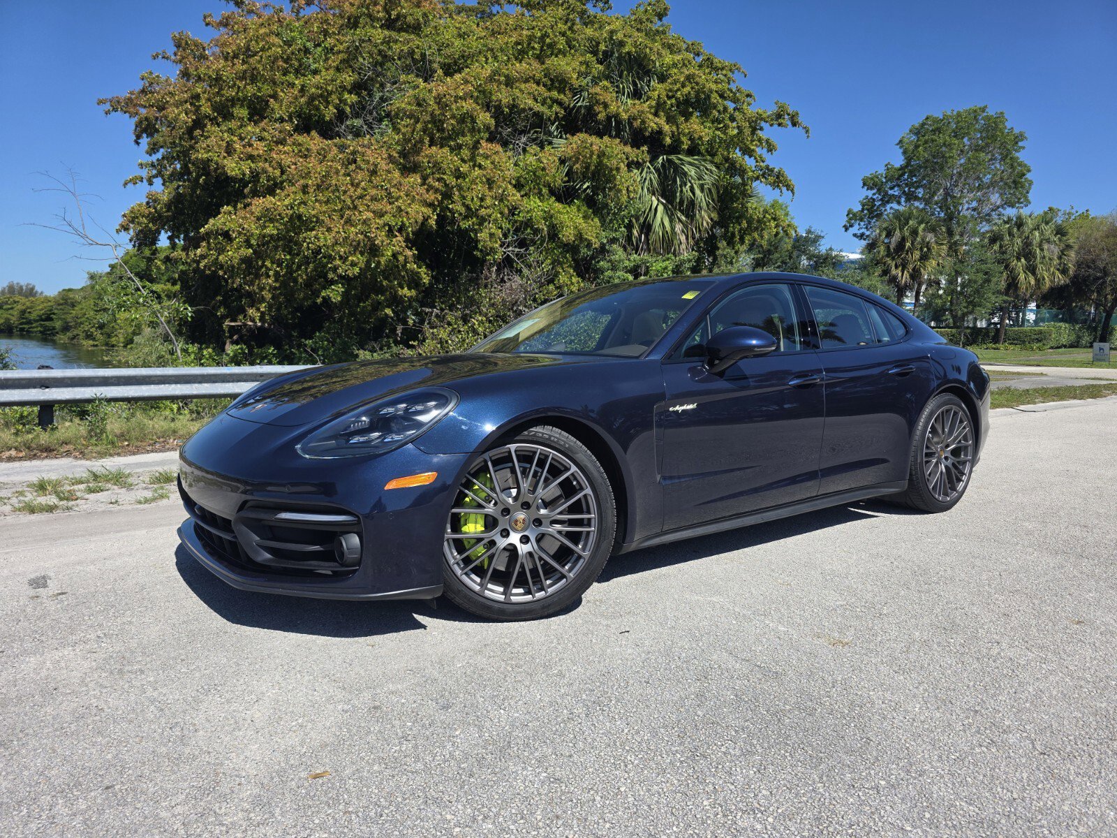 Used 2022 Porsche Panamera 4 E-Hybrid AWD/4WD image 1