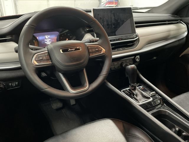 Used 2024 Jeep Compass Limited image 18