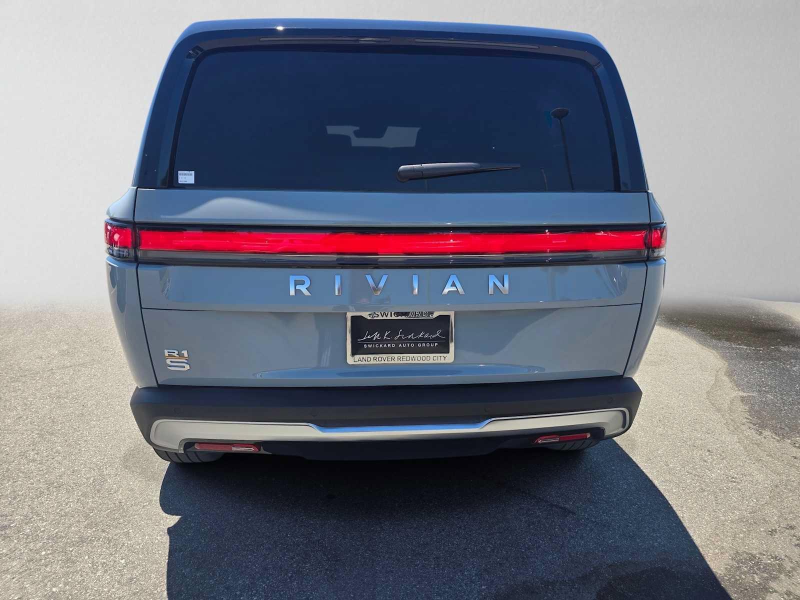 Used 2023 Rivian R1S Launch Edition AWD/4WD image 4