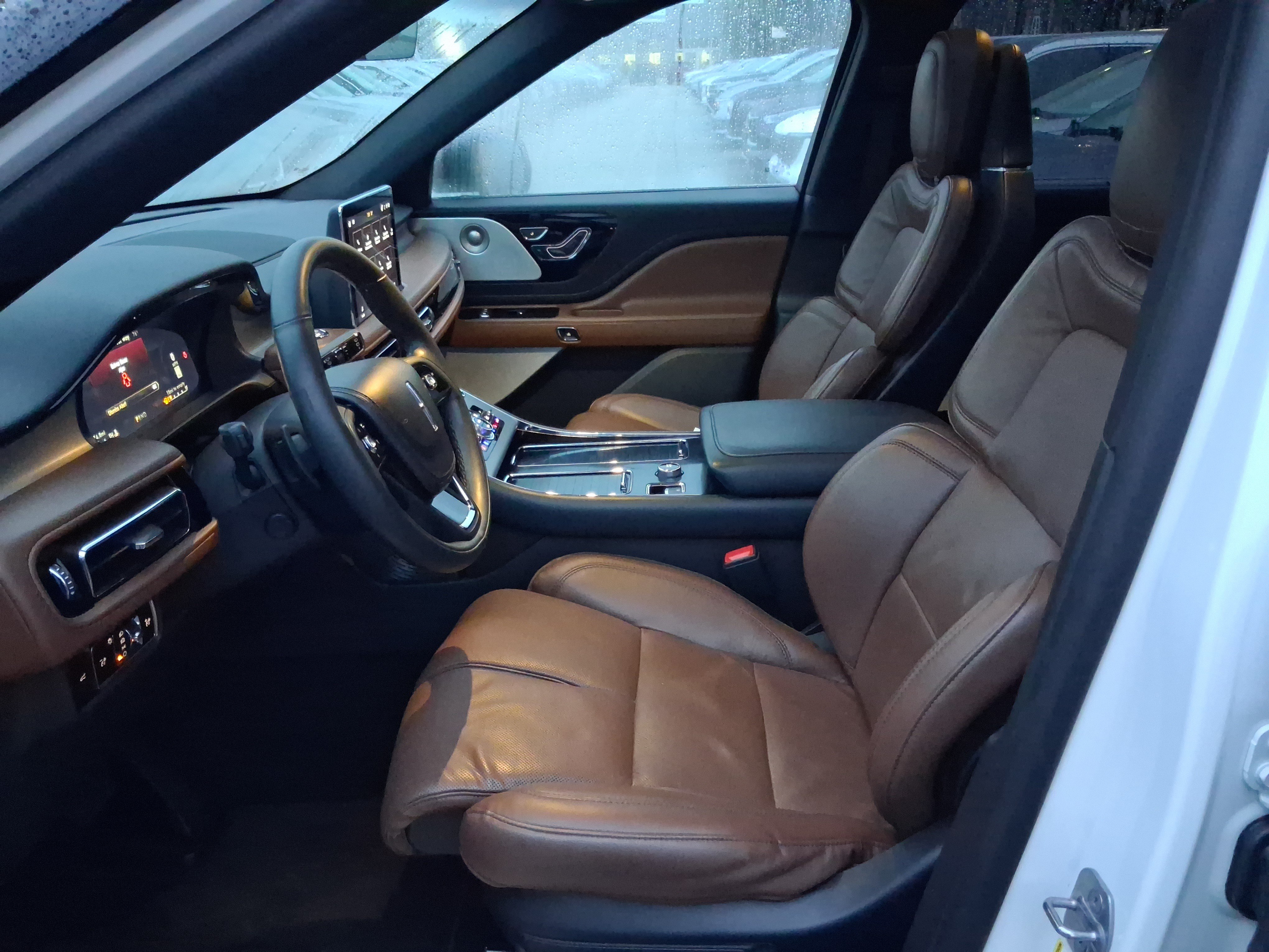 Certified 2024 Lincoln Aviator Reserve w/ Equipment Group 201A RWD image 10