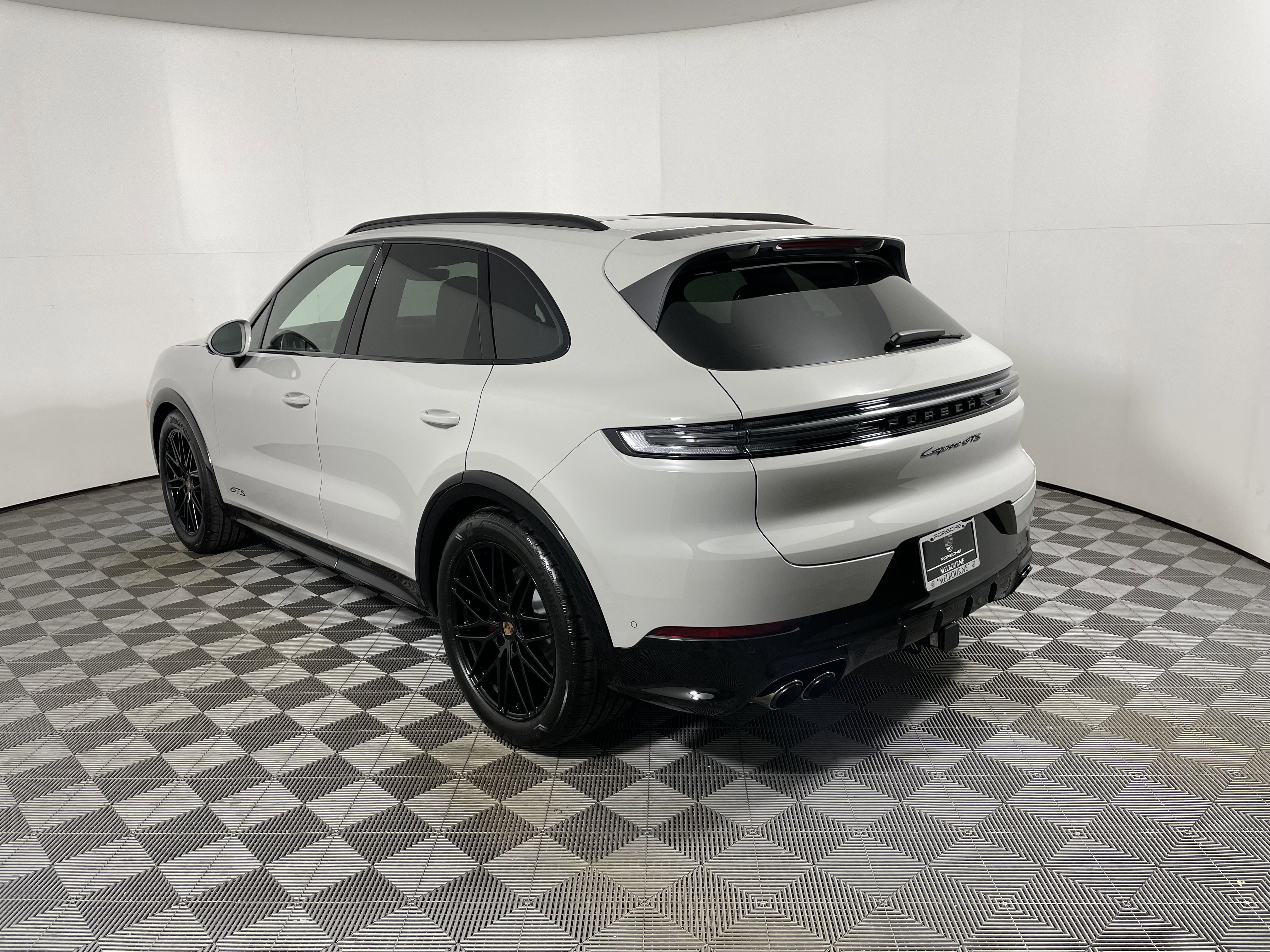 New 2026 Porsche Cayenne GTS image 3