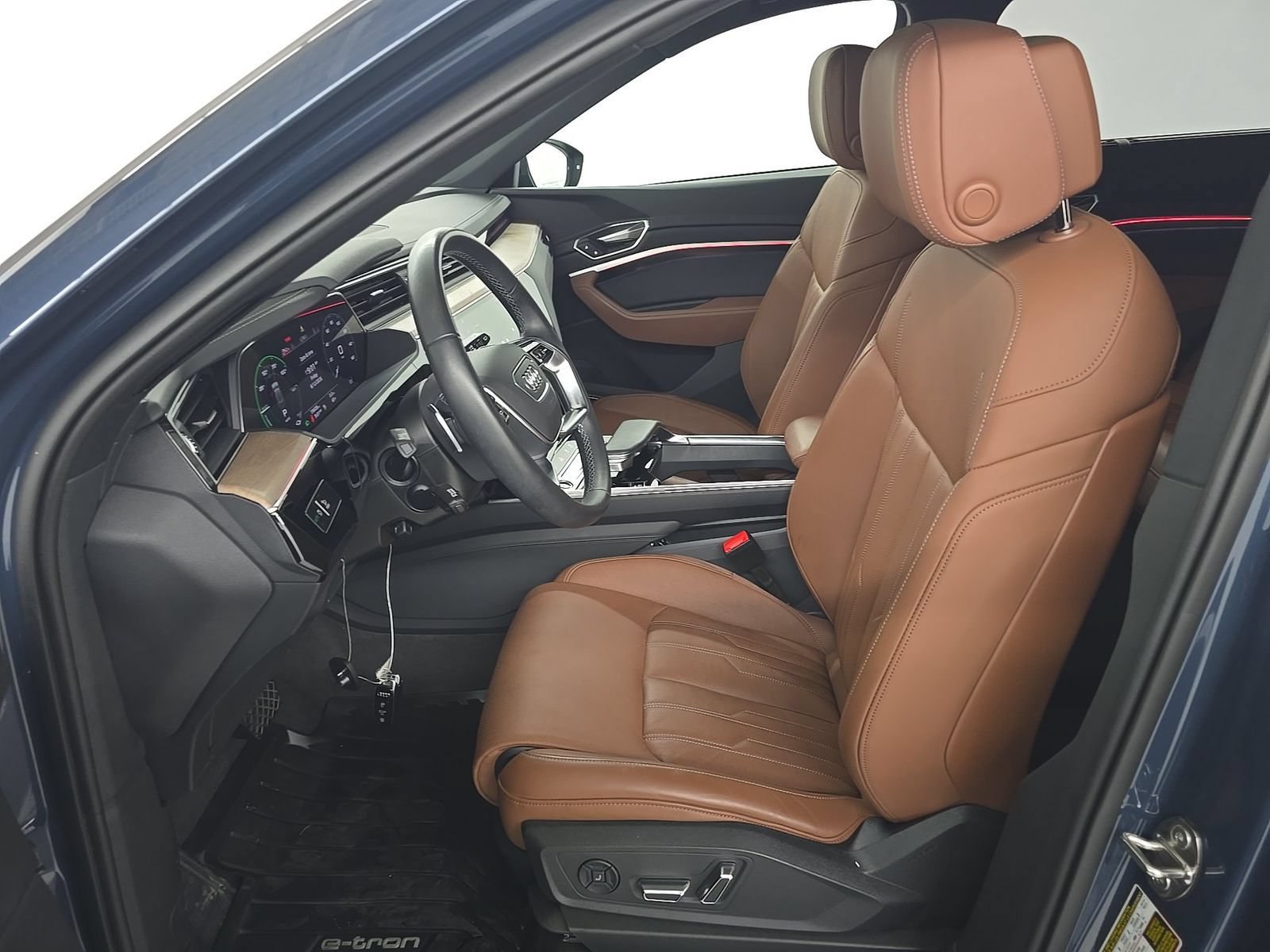 Used 2024 Audi Q8 e-tron Prestige w/ Prestige Package AWD/4WD image 7
