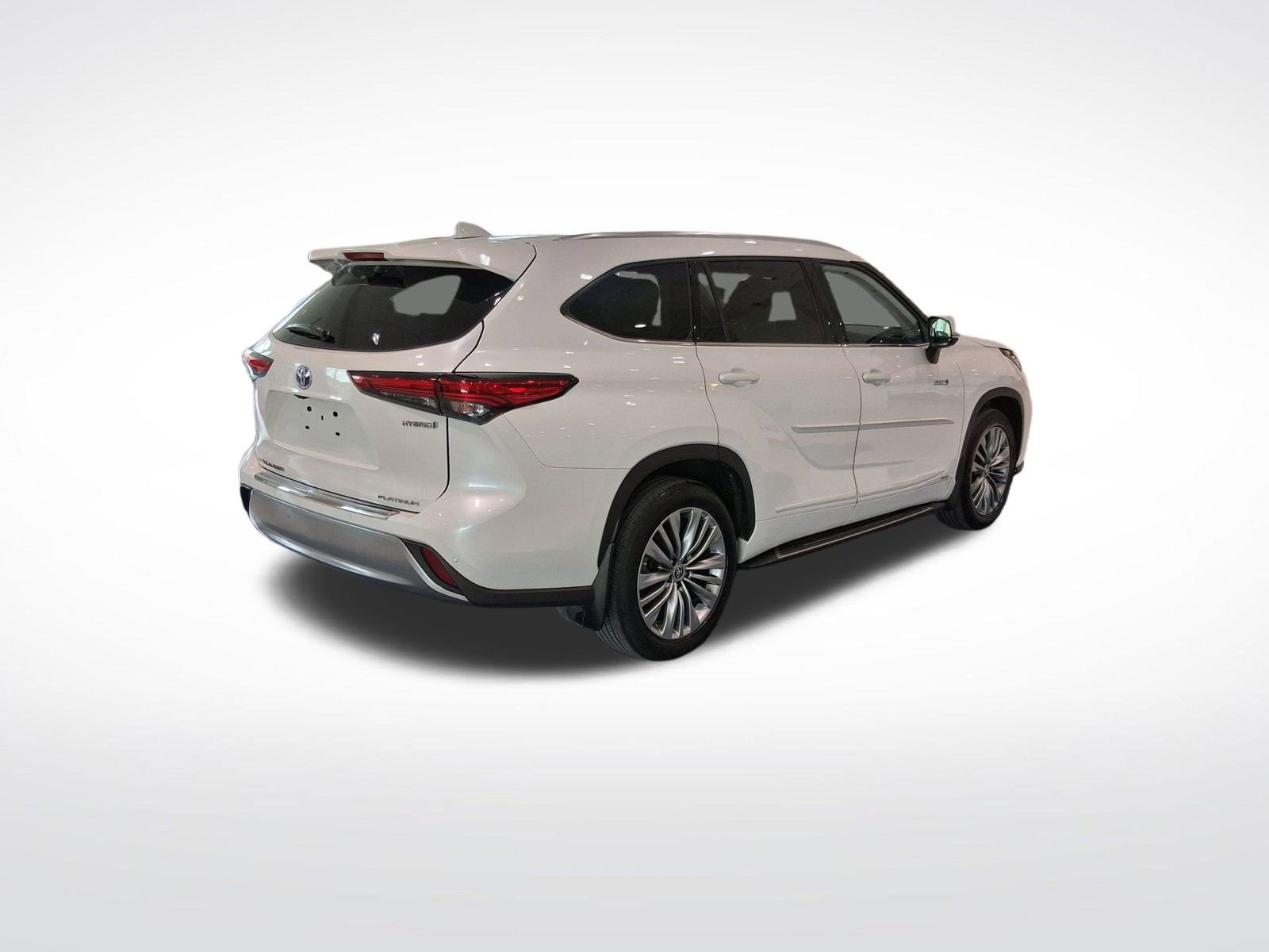 Used 2025 Toyota Highlander XLE image 13