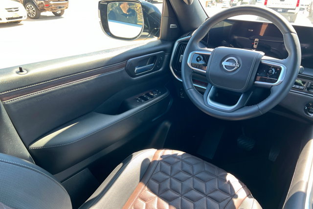 Used 2025 Nissan Armada Platinum Reserve AWD/4WD image 11