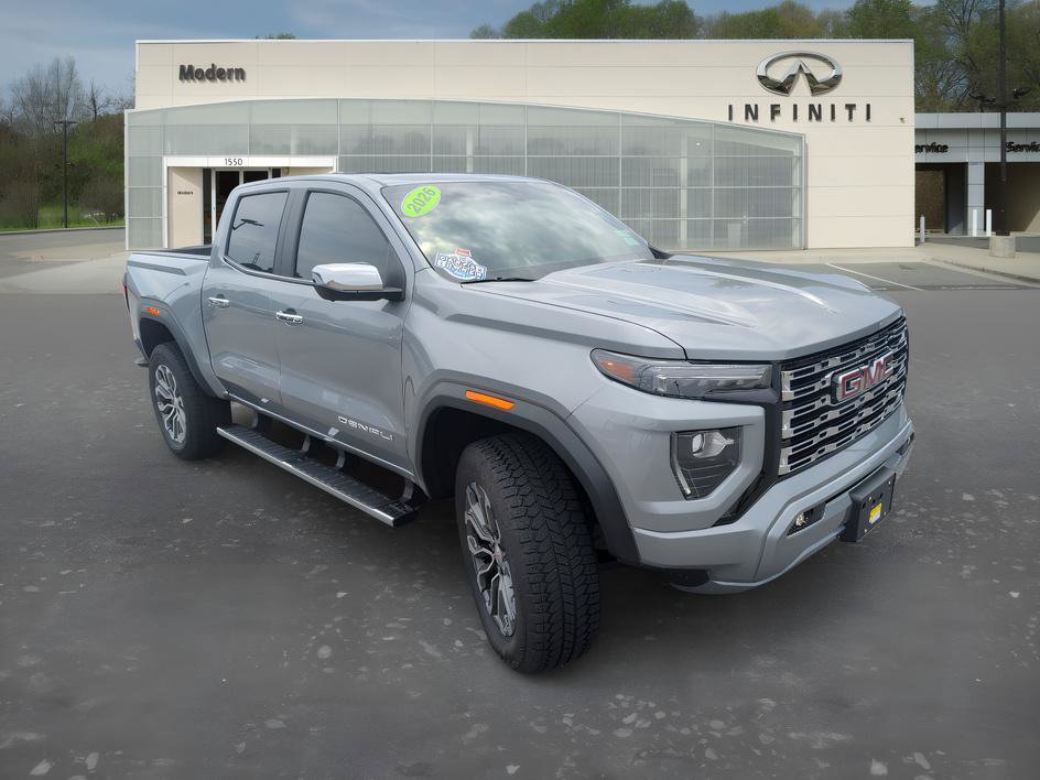 Used 2026 GMC Canyon Denali AWD/4WD image 2