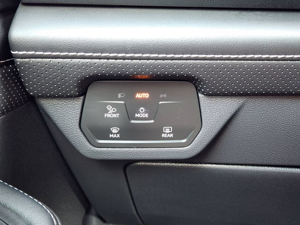 Used 2026 Volkswagen Atlas Cross Sport SE FWD image 23