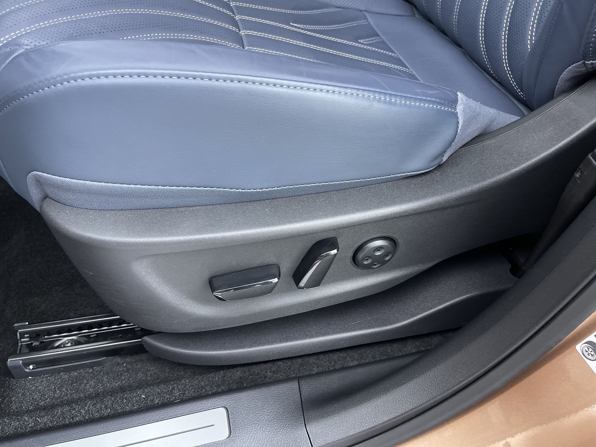 Certified 2024 Nissan Ariya AWD image 13