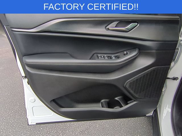 Certified 2025 Jeep Grand Cherokee Laredo X w/ Luxury Tech Group I AWD/4WD image 12