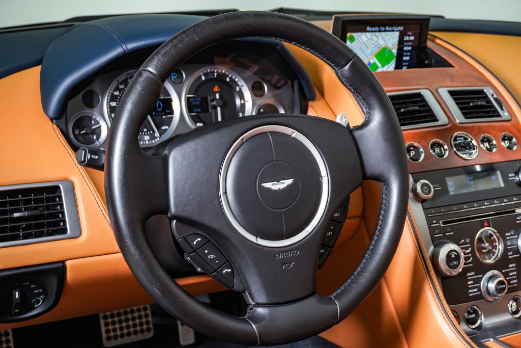 Used 2014 Aston Martin DB9 Volante RWD image 27
