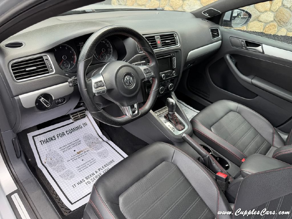 Used 2013 Volkswagen Jetta GLI Autobahn FWD image 5