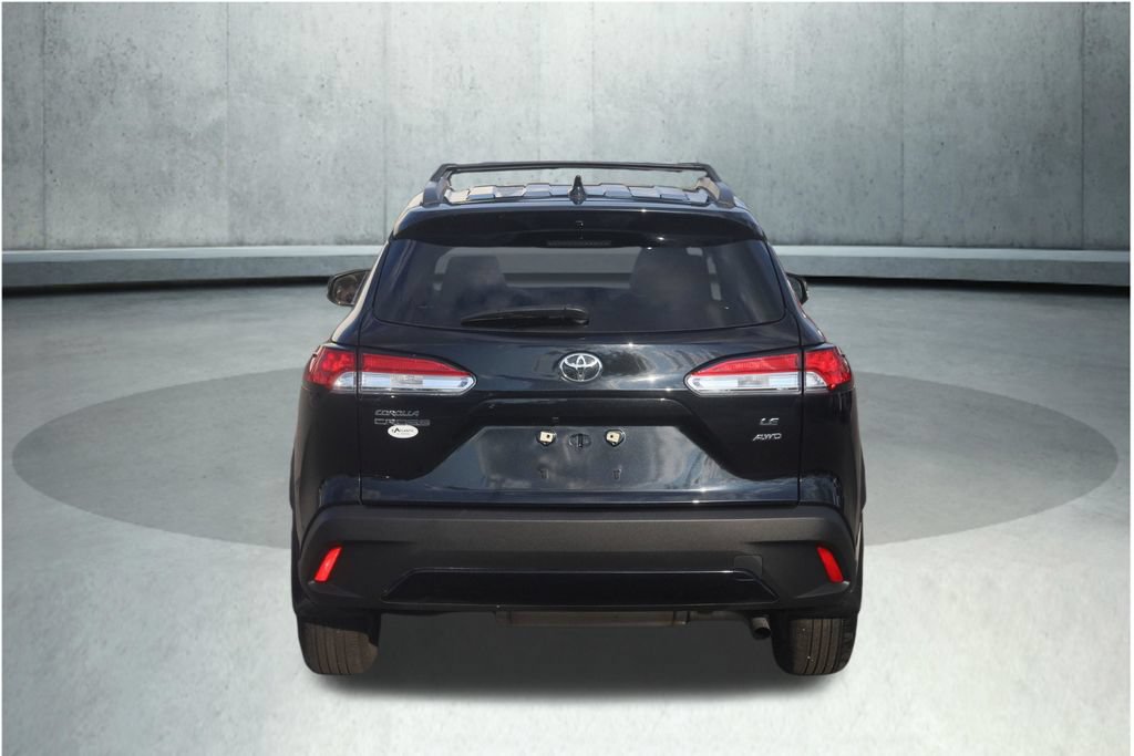 Used 2023 Toyota Corolla Cross LE w/ Moonroof Package AWD/4WD image 18