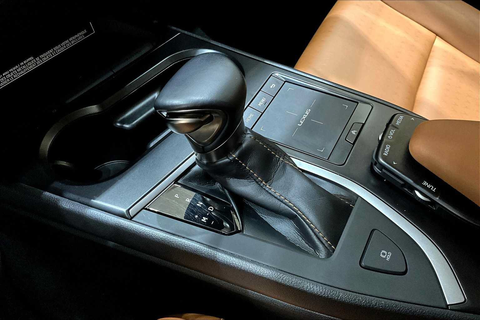 Used 2022 Lexus UX 200 w/ Accessory Package (Z1) FWD image 15