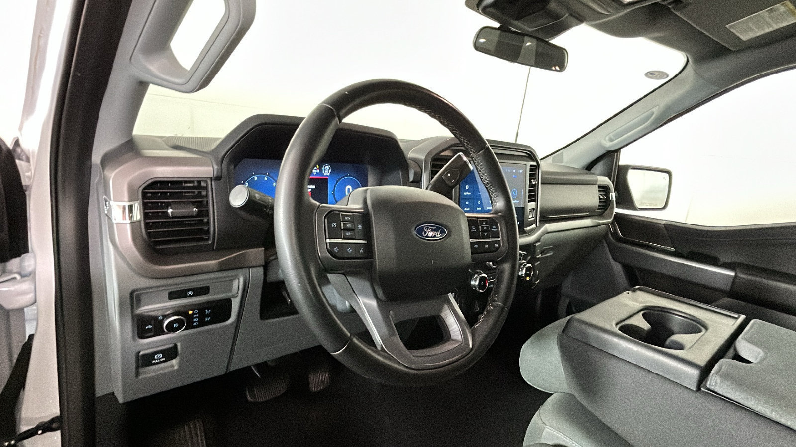 Used 2025 Ford F150 XLT AWD/4WD image 16