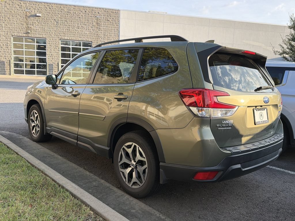 Used 2020 Subaru Forester Premium AWD/4WD image 4