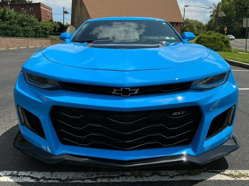 Used 2022 Chevrolet Camaro ZL1 RWD image 2