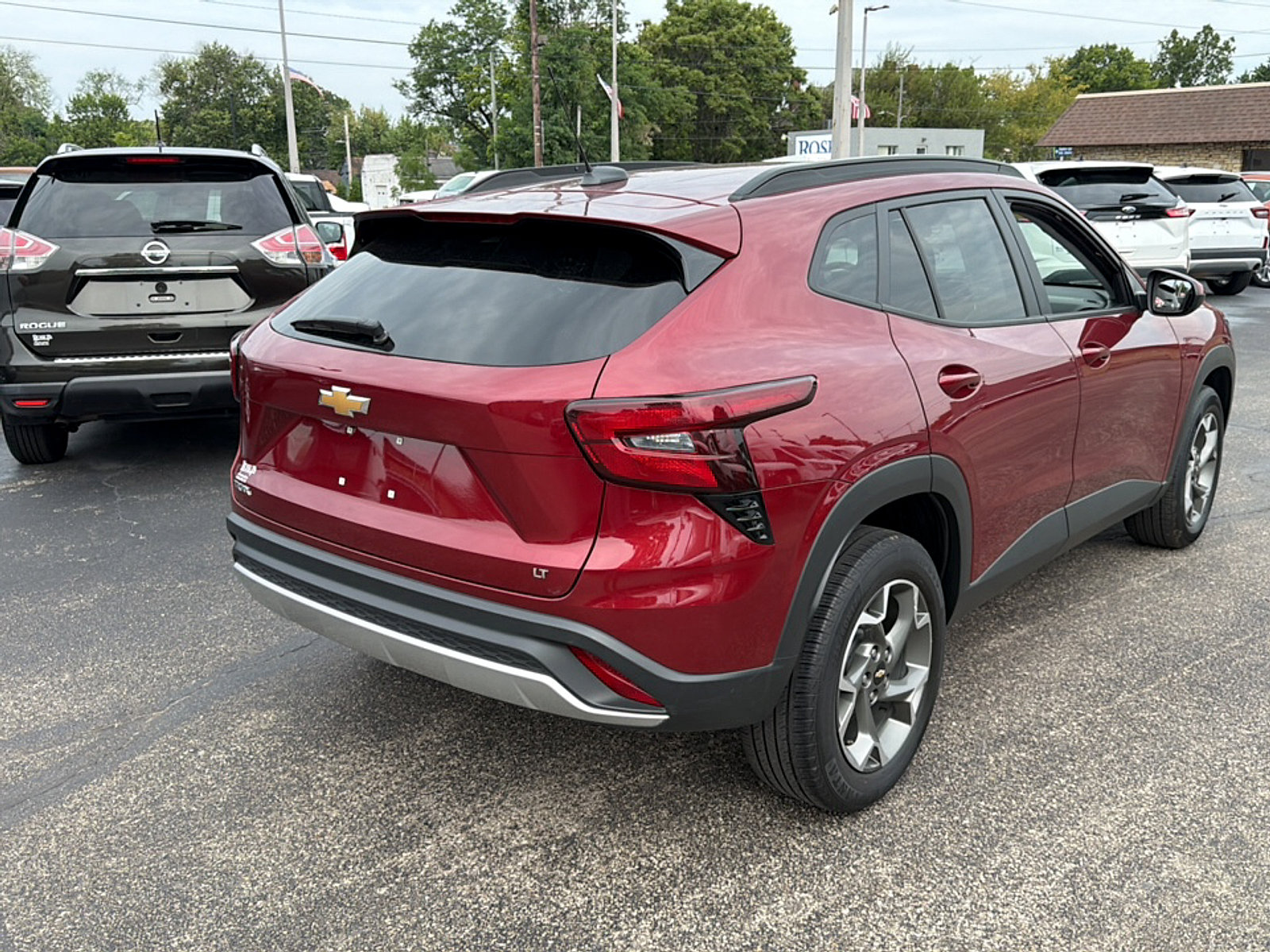 Used 2025 Chevrolet Trax LT FWD image 7