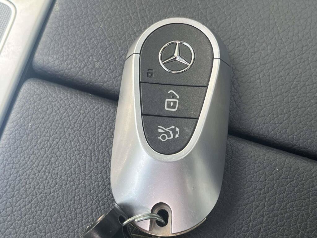 Certified 2023 Mercedes-Benz C 300 4MATIC Sedan image 4
