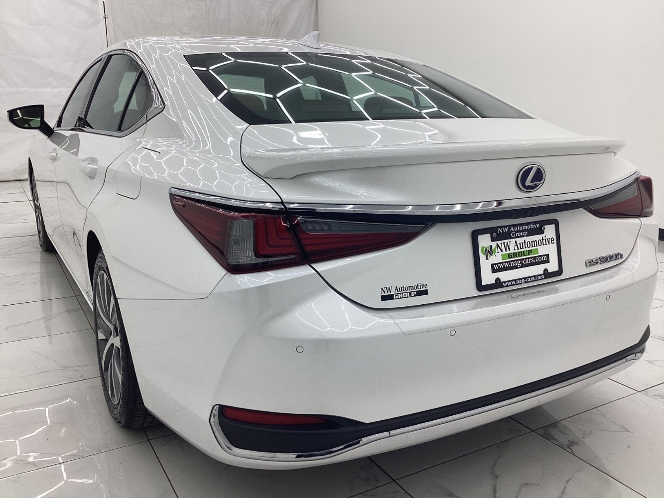 Used 2020 Lexus ES 300h w/ Premium Package image 8