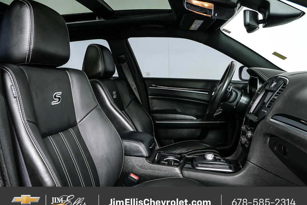 Used 2022 Chrysler 300 S w/ Safetytec Plus Group RWD image 24