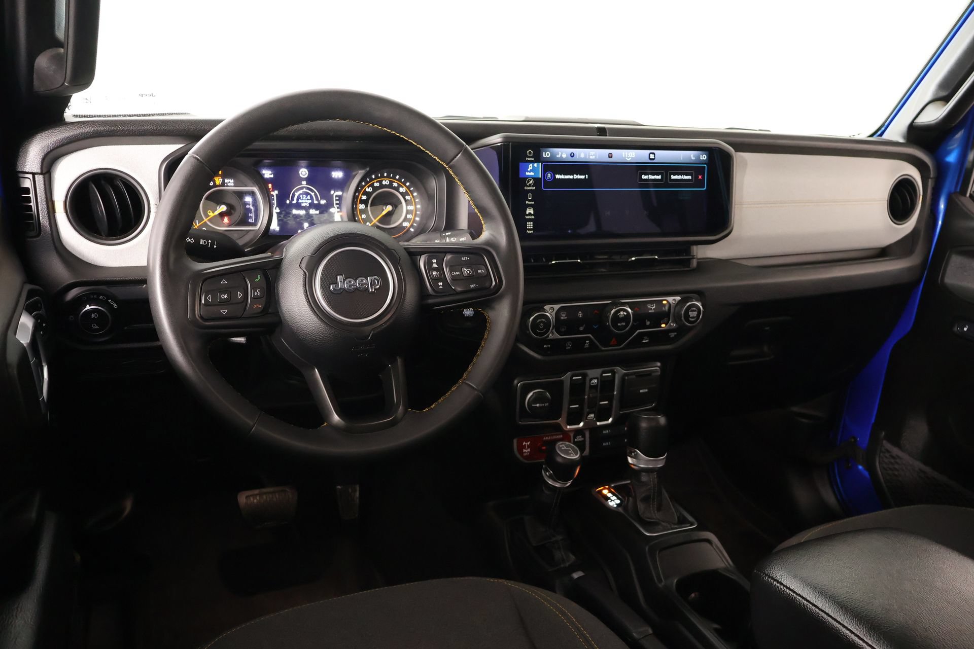 Used 2024 Jeep Gladiator Sport AWD/4WD image 2