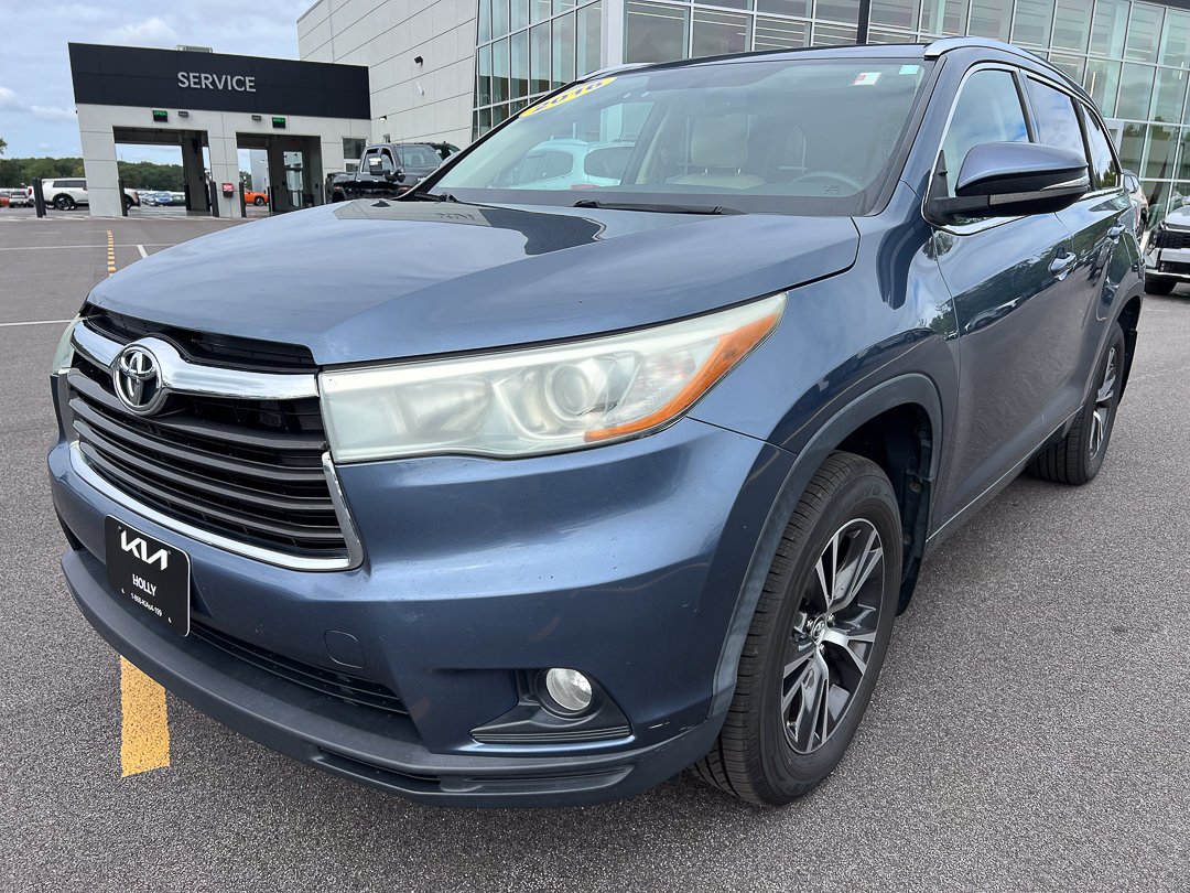 Used 2021 Toyota Highlander Platinum AWD/4WD image 2
