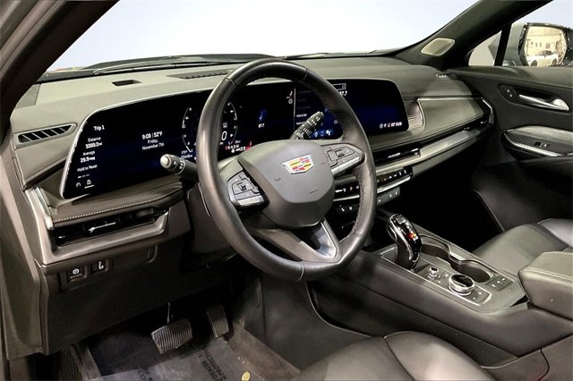 Used 2024 Cadillac XT4 Premium Luxury image 14