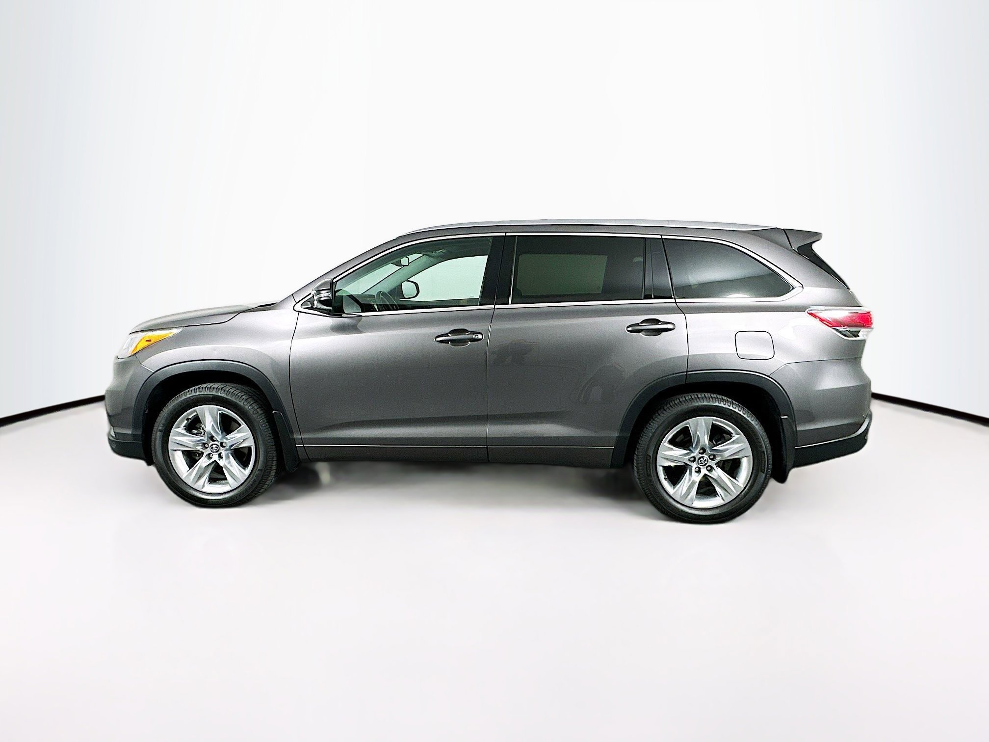 Used 2016 Toyota Highlander Limited Platinum image 4
