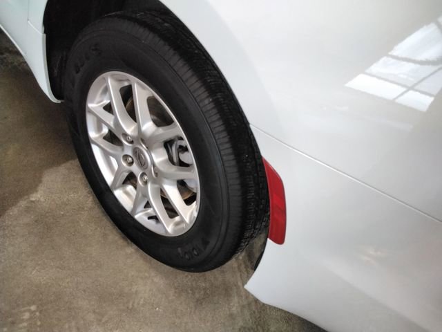 Used 2025 Chrysler Pacifica Select image 18