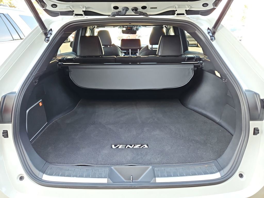 Used 2021 Toyota Venza Limited image 34