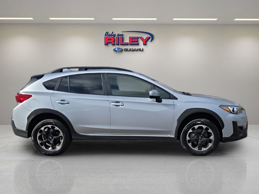 Used 2022 Subaru Crosstrek 2.0i Premium w/ Moonroof Package image 6