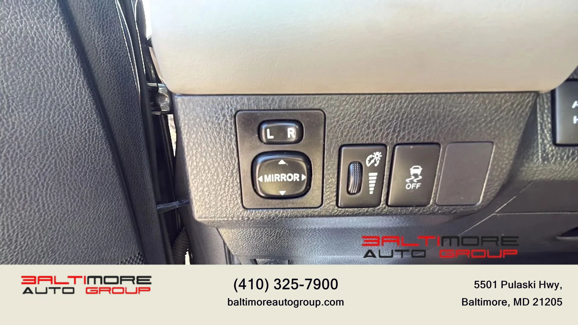 Used 2013 Toyota RAV4 Limited AWD/4WD image 36