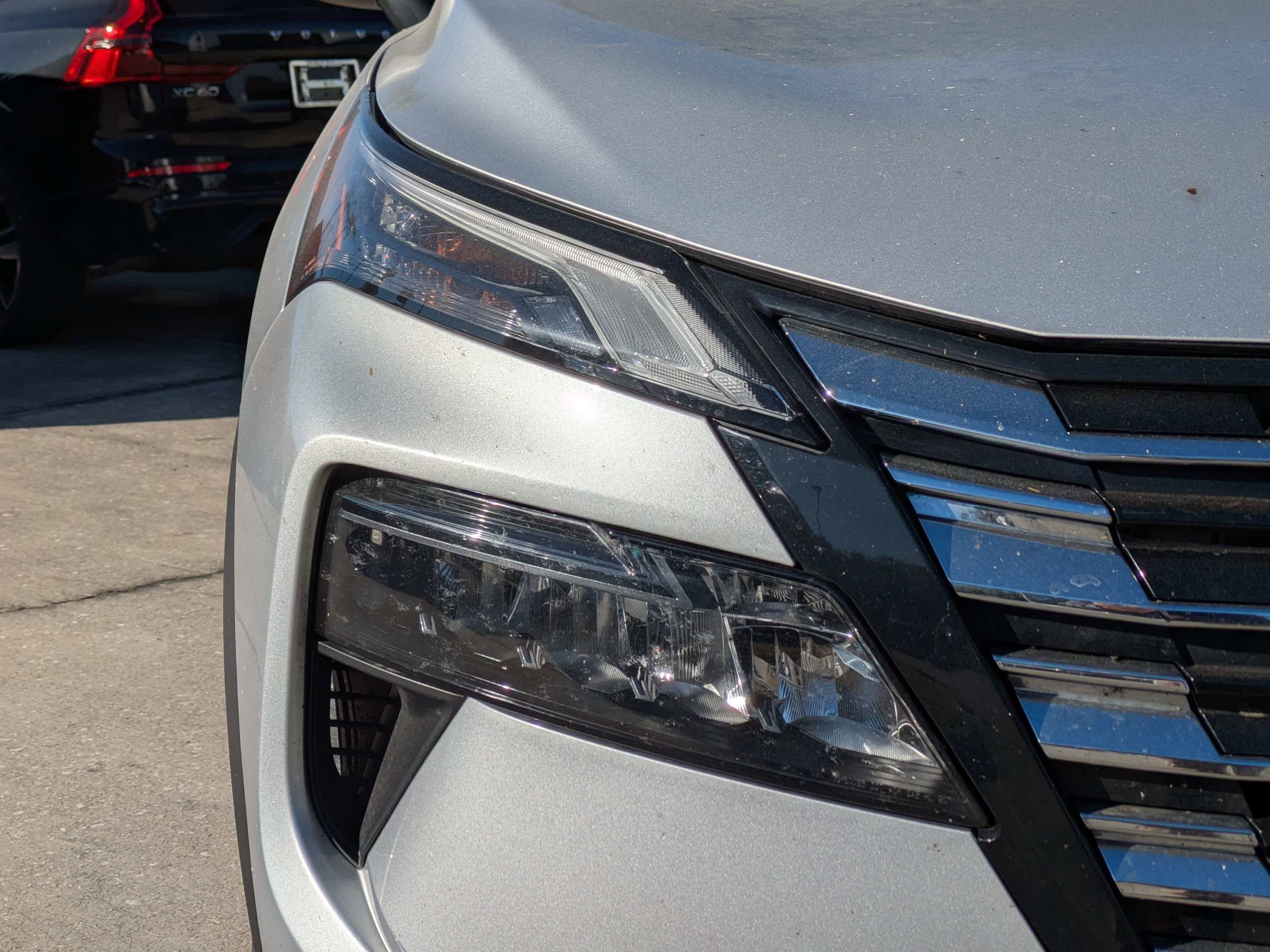 Used 2024 Nissan Rogue SV w/ SV Premium Package image 10