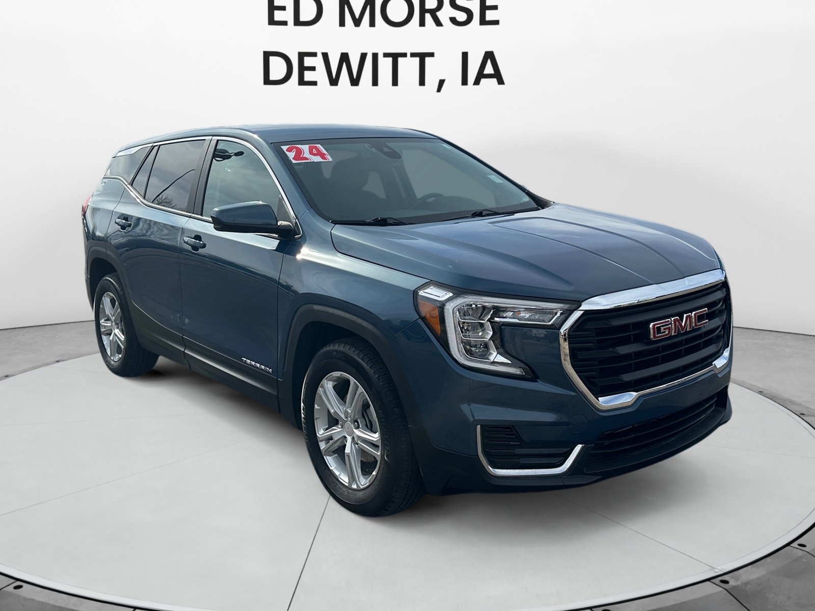 Used 2024 GMC Terrain SLE image 7