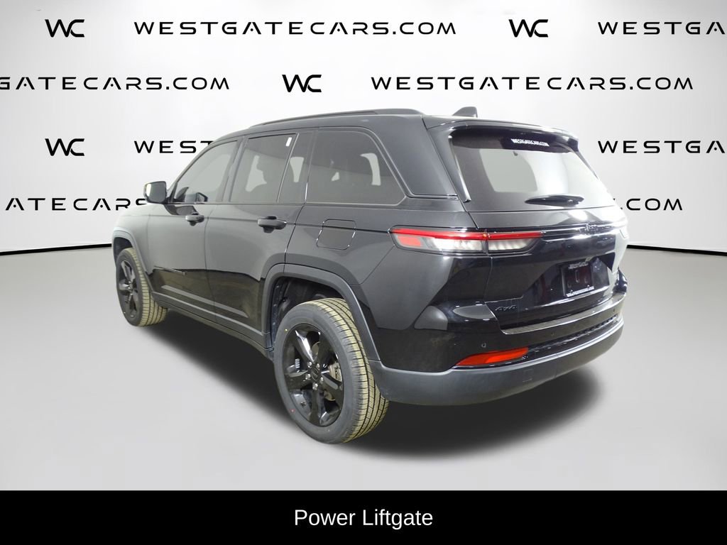 Used 2023 Jeep Grand Cherokee Altitude image 5