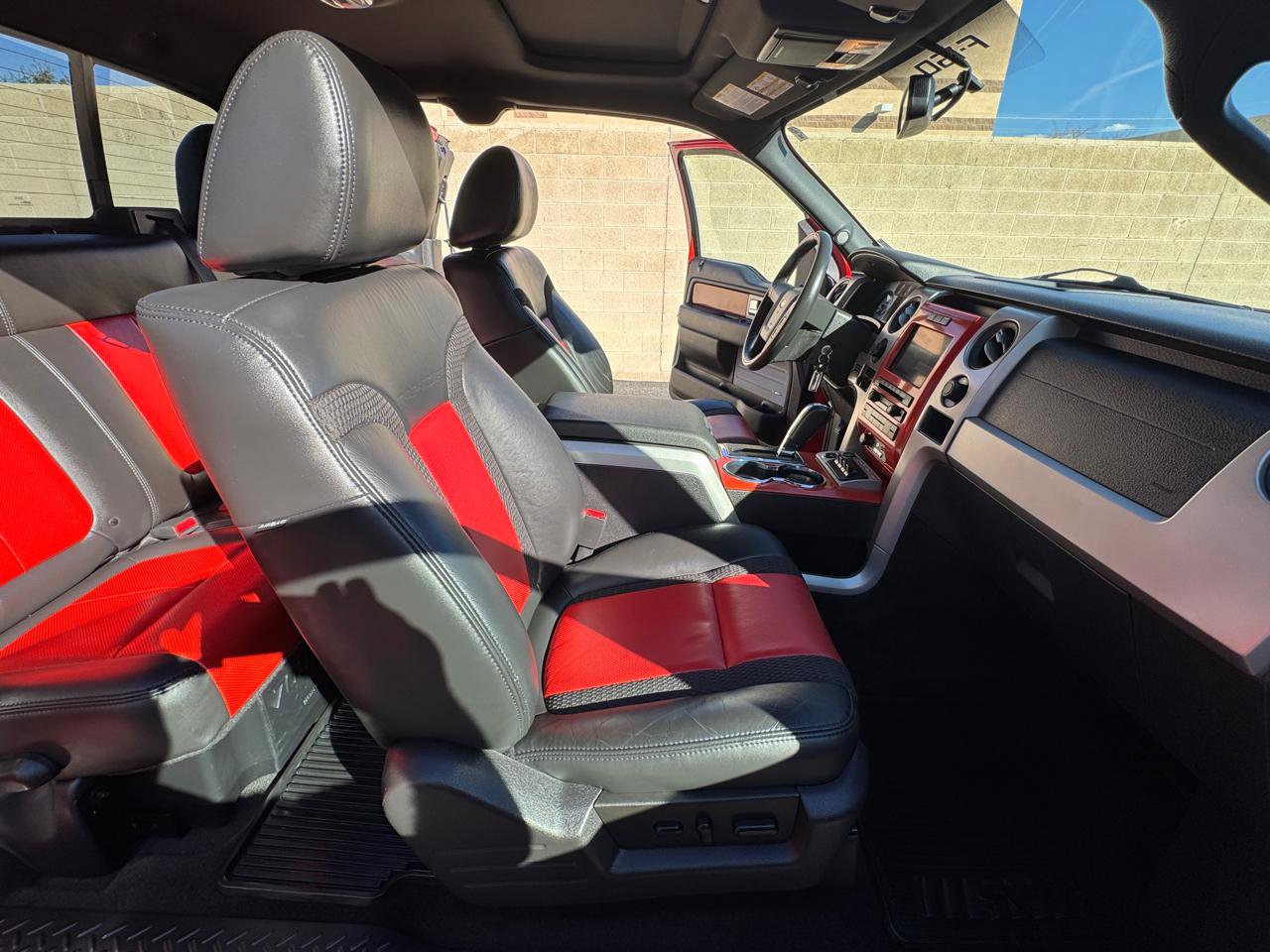 Used 2010 Ford F150 Raptor image 27