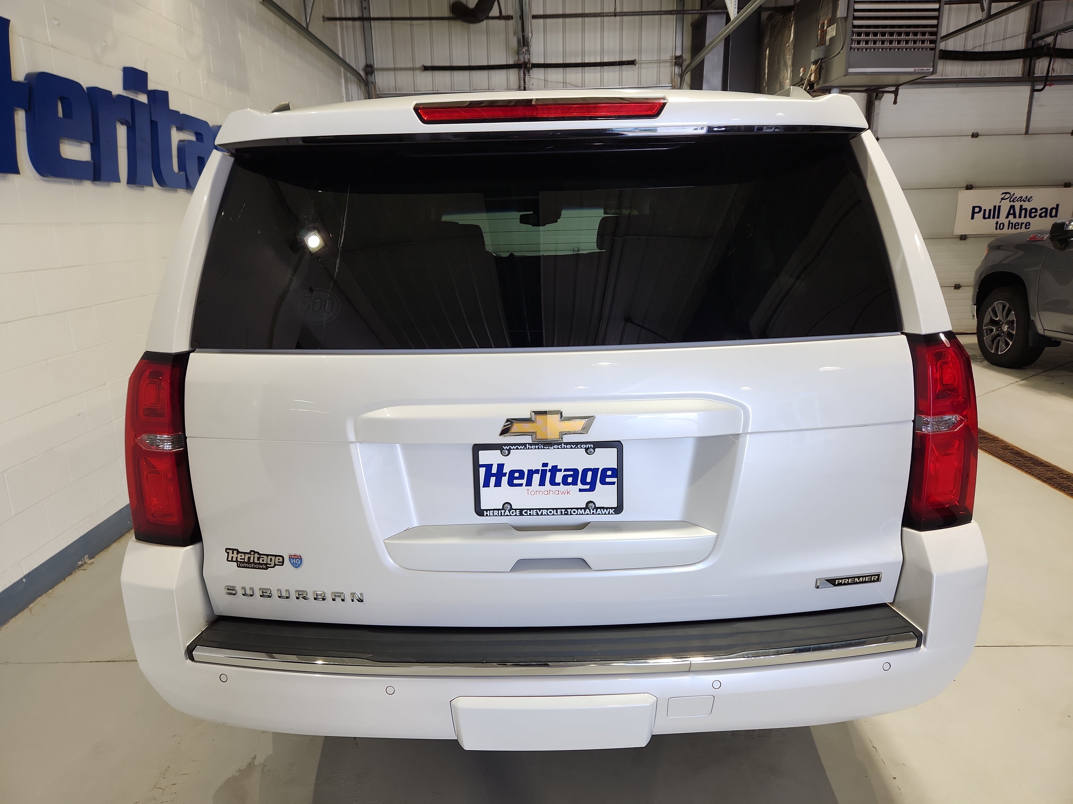 Used 2018 Chevrolet Suburban Premier AWD/4WD image 28