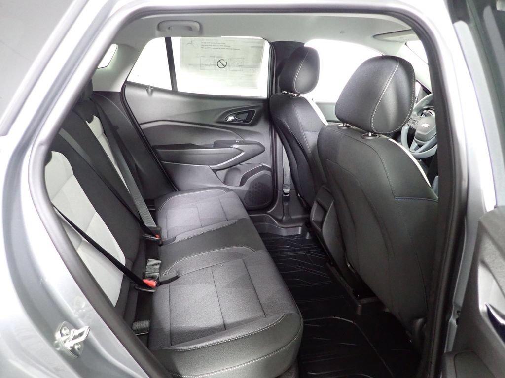New 2026 Chevrolet Trax LS w/ LS Convenience Package FWD image 33