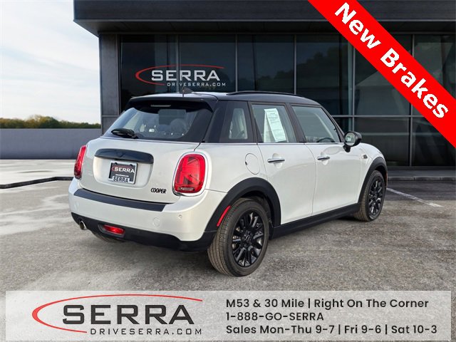Used 2021 MINI Cooper 4-Door Hardtop w/ 6.5" Touchscreen Package image 5