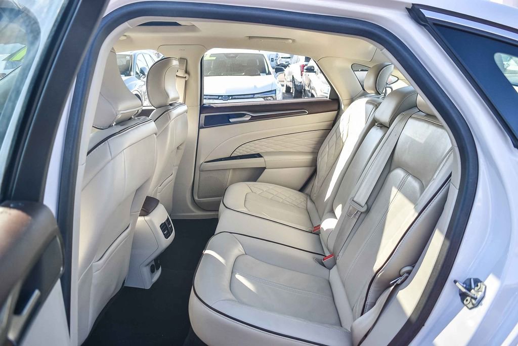 Used 2017 Ford Fusion Platinum image 18