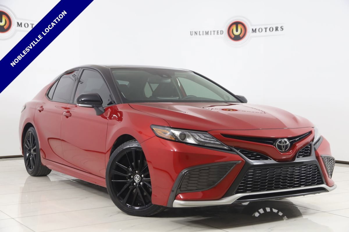 Used 2021 Toyota Camry XSE FWD image 1