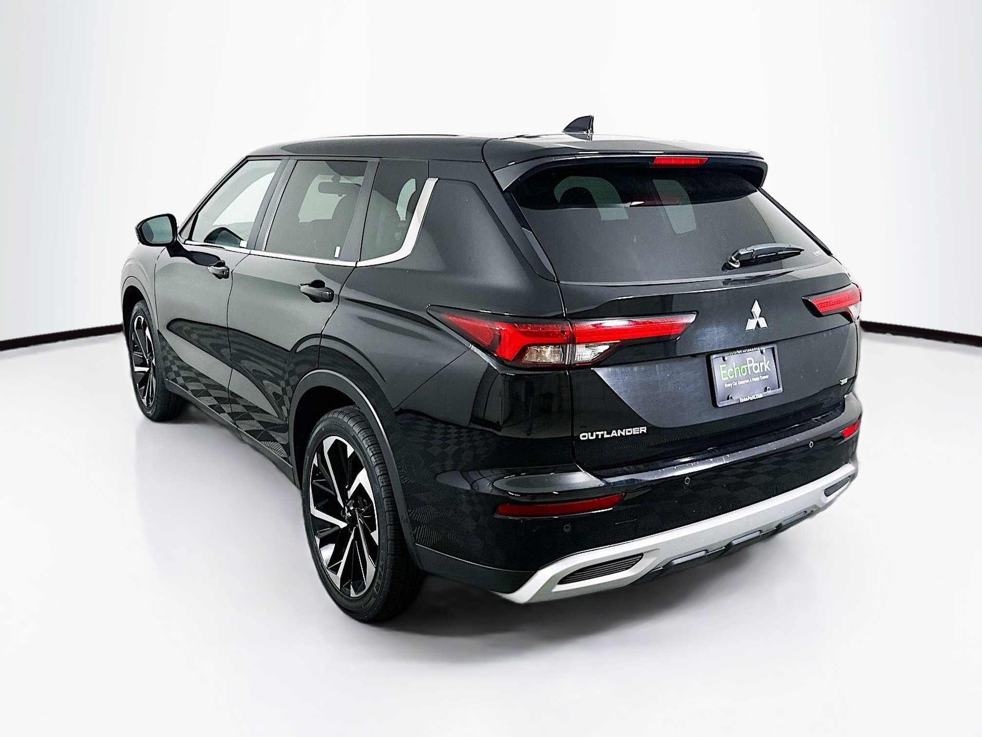 Used 2024 Mitsubishi Outlander SE AWD/4WD image 5
