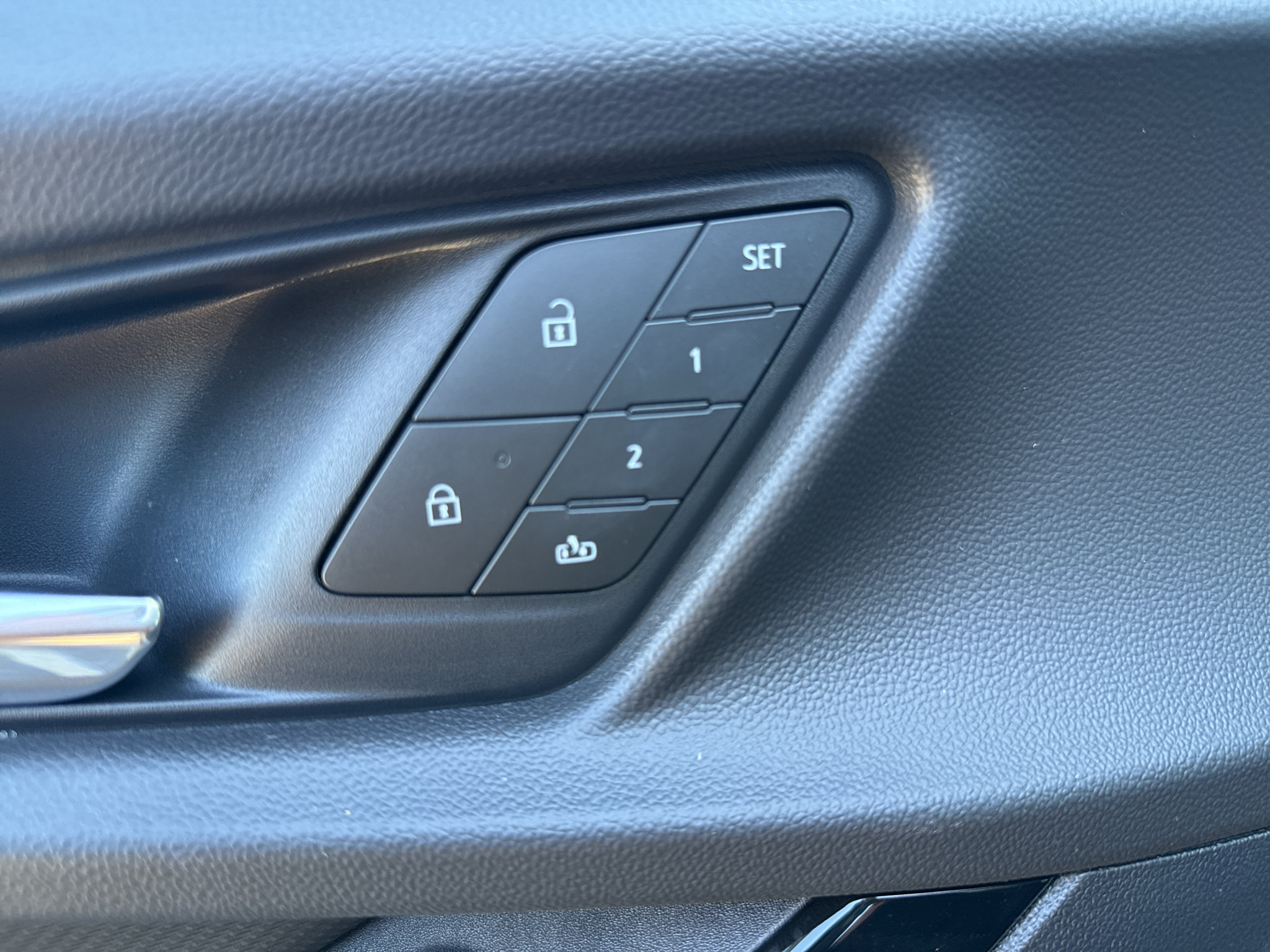New 2027 Chevrolet Equinox RS w/ Safety and Technology Package AWD/4WD image 11