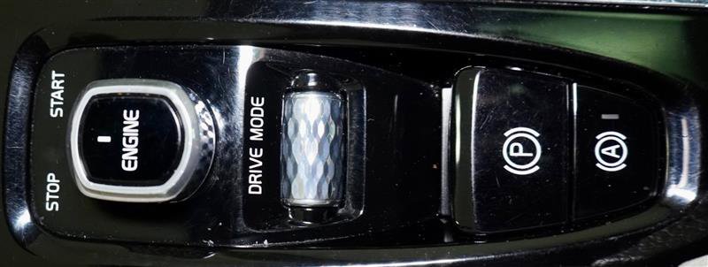 Used 2016 Volvo XC90 T6 Momentum image 23