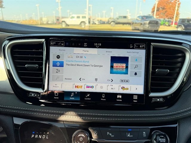 New 2026 Chrysler Pacifica Select w/ S Appearance Package image 16