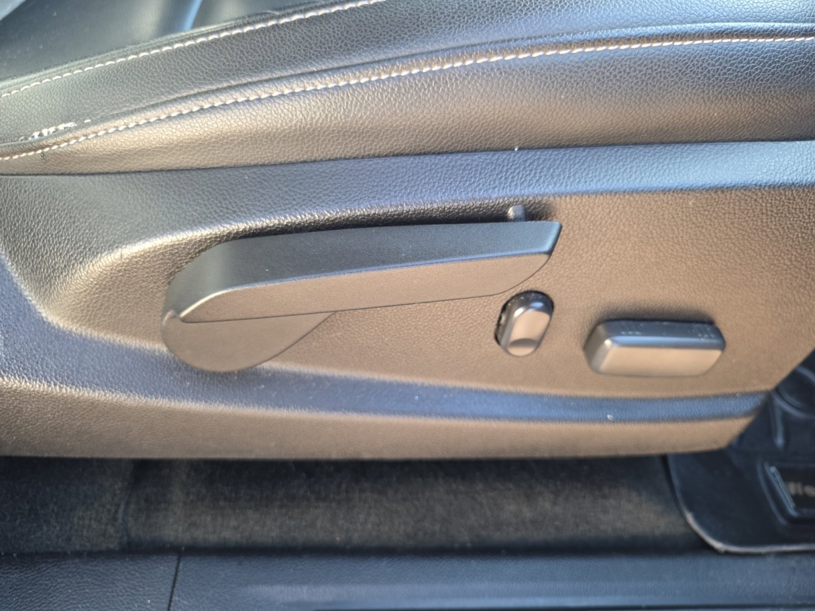 Used 2017 Chevrolet Colorado LT image 30