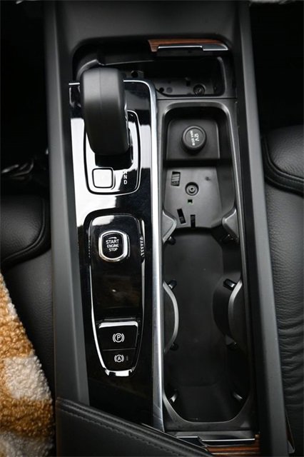 Used 2024 Volvo S60 B5 Ultimate image 11