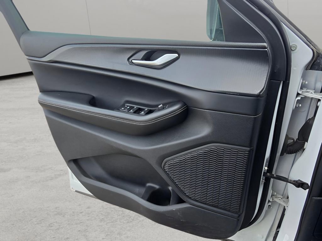 Used 2024 Jeep Grand Cherokee Laredo image 26